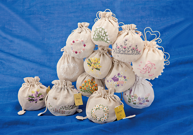 Zenma Vyポーチ 花の手刺繍シリーズ
